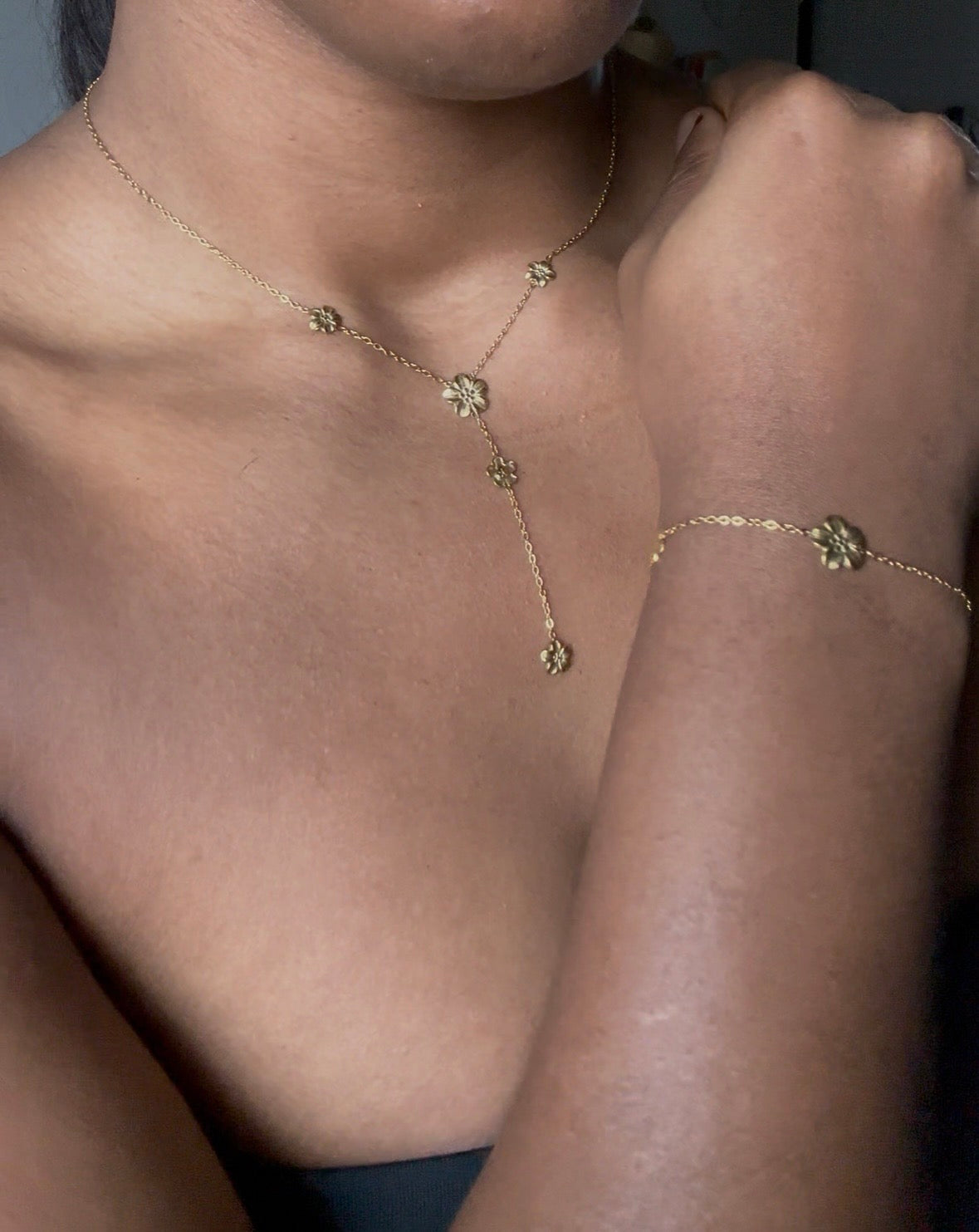 Lila collier Y